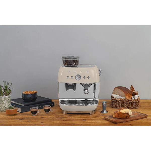 Machine expresso avec broyeur 2,4L 1650W EGF03CREU  Smeg