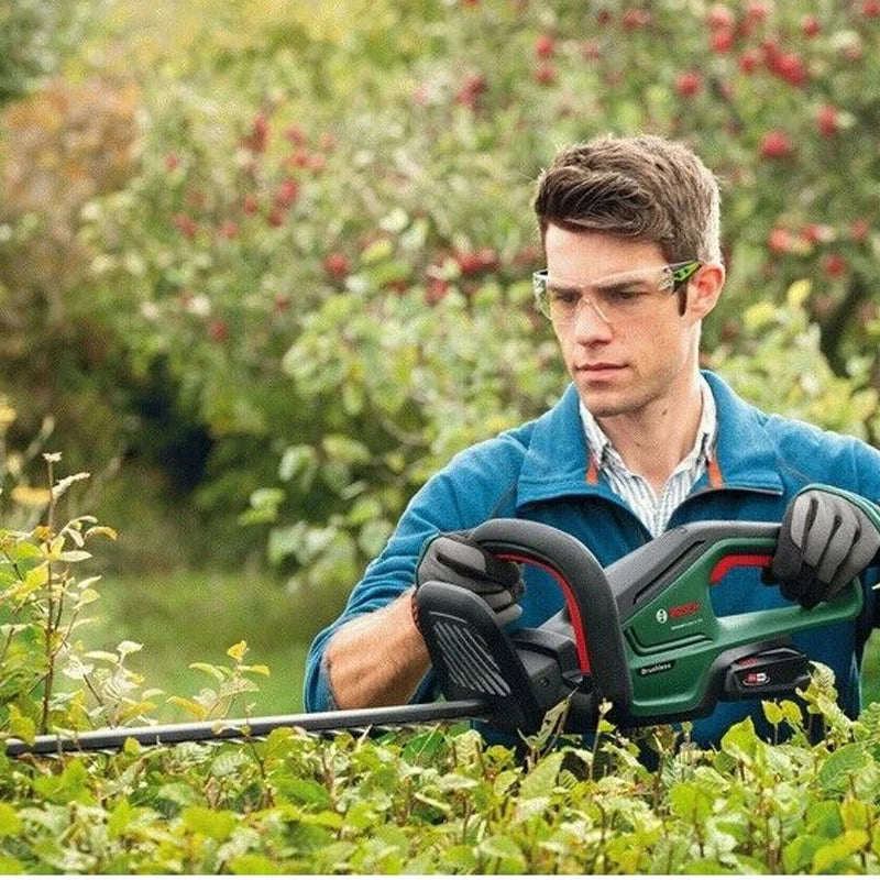 Taille-haies sans fil 18V BOSCH UniversalHedgeCut 18V-50 avec 1 batterie 2,5Ah