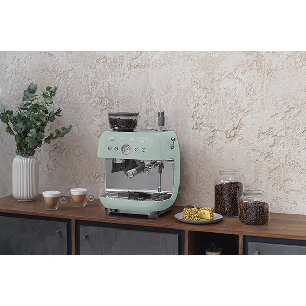 Machine à café expresso 2,4 L 1650W EGF03PGEU Smeg