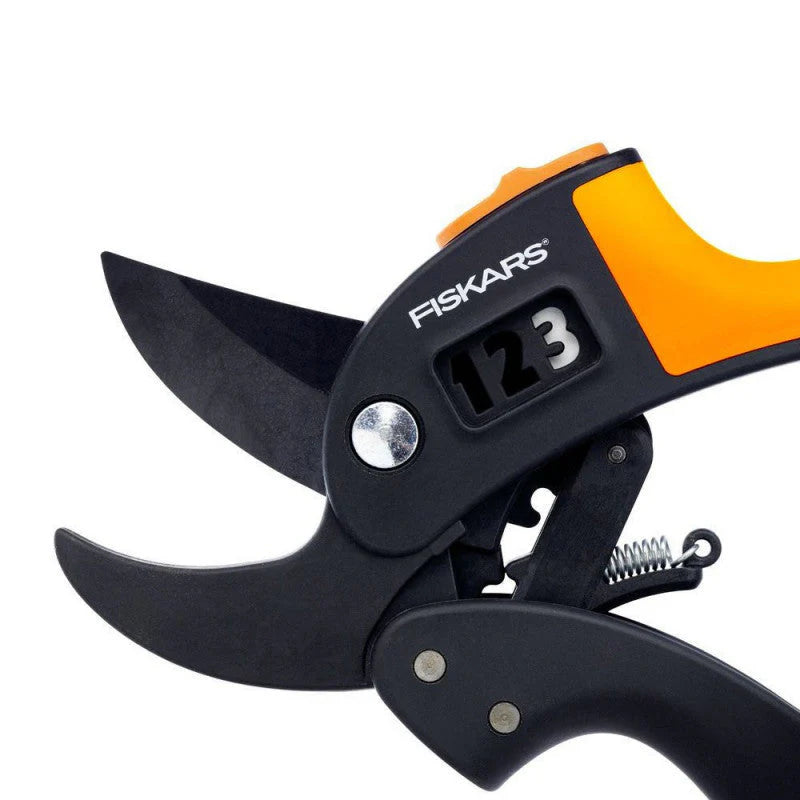 Sécateur à enclume FISKARS Powerstep P83 190mm - 24mm