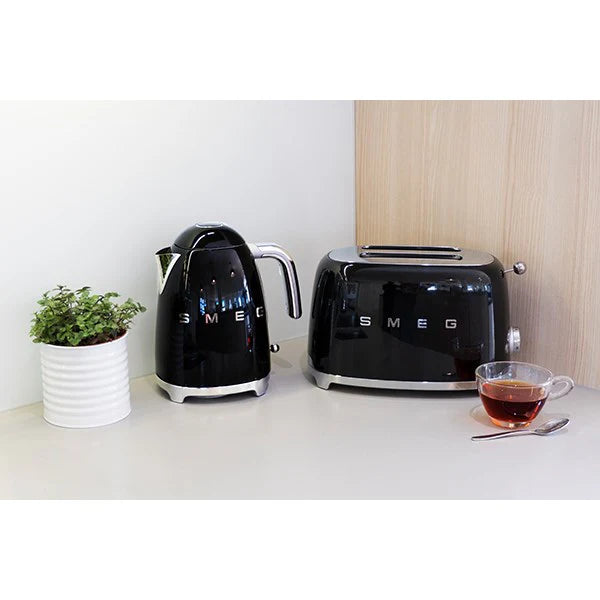 Toaster 2 fentes noir 950 W TSF01BLEU Smeg