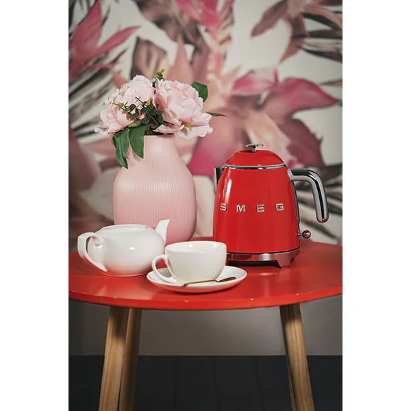 Mini bouilloire 0,8 L 1400 W KLF05RDEU rouge Smeg