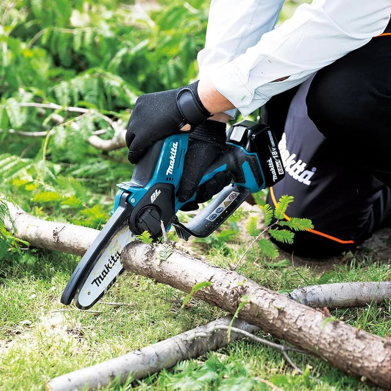 Tronçonneuse d'élagage 18V 15cm MAKITA DUC150Z (vendu sans batterie)