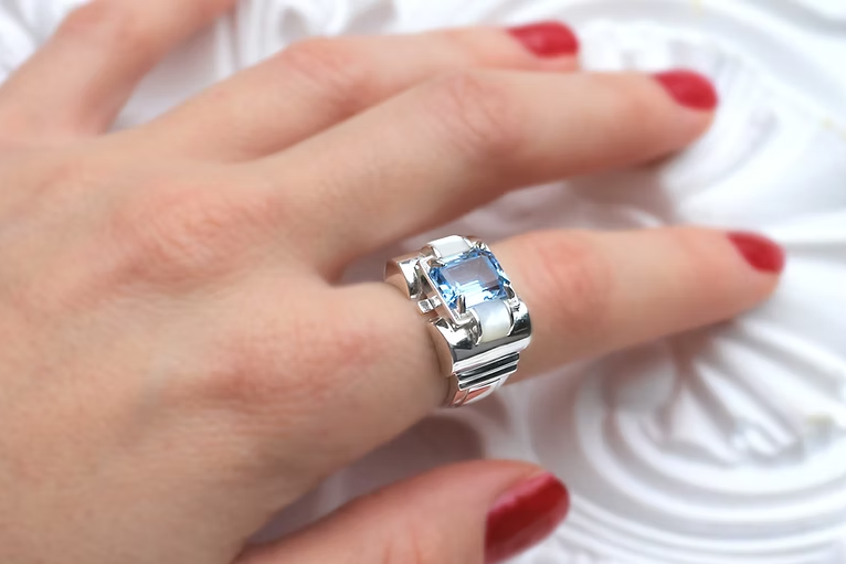 Bague Deborah Topaze bleue et Nacre