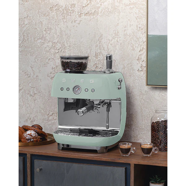 Machine à café expresso 2,4 L 1650W EGF03PGEU Smeg