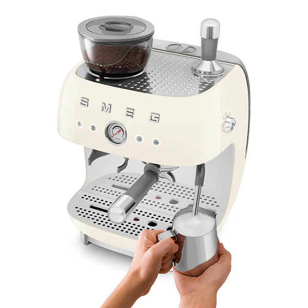 Machine expresso avec broyeur 2,4L 1650W EGF03CREU  Smeg