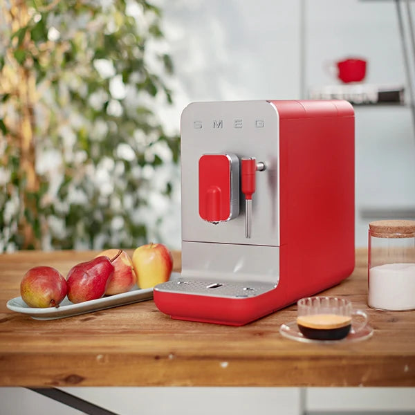 Machine à café avec broyeur et buse vapeur 1350 W BCC02RDMEU rouge Smeg