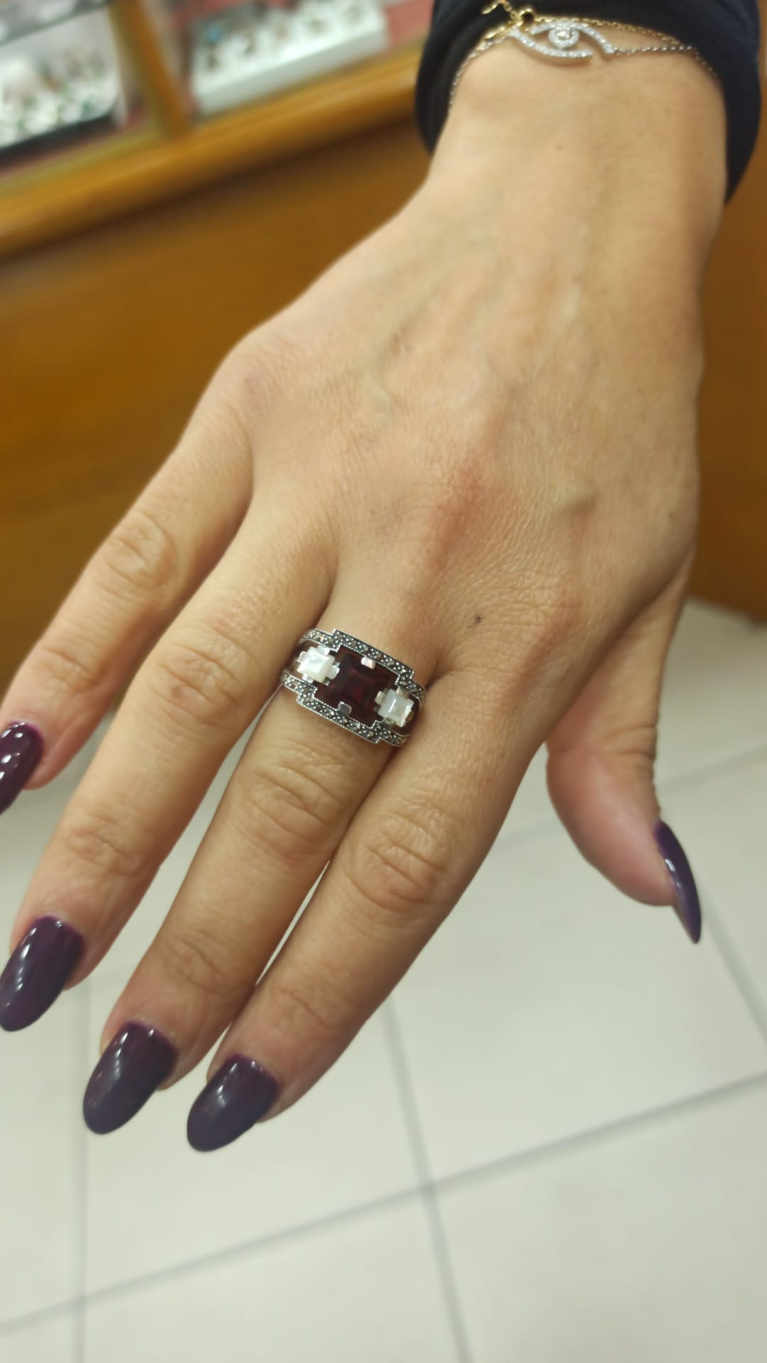 Bague Lara Grenat Nacre